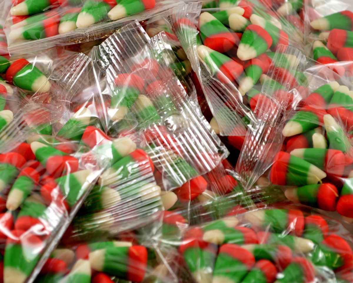 Christmas Candy Corn 1 oz. Bags - 5 lb. - Candy Favorites